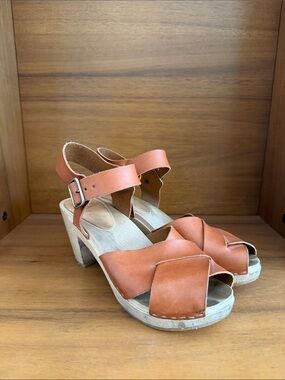 Bryr Whiskey Emma Clog Size 9